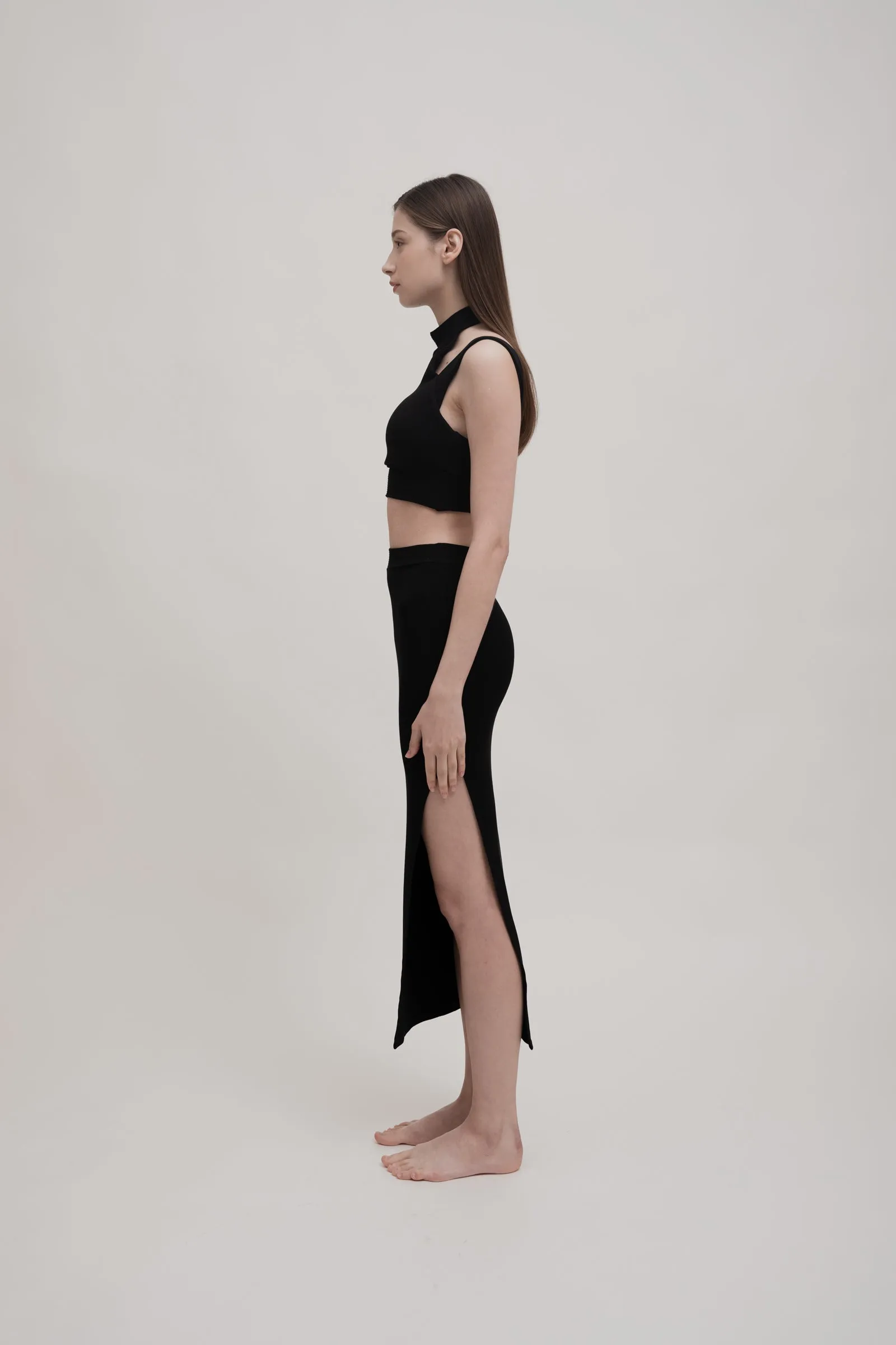 APERA Midi Skirt in Black