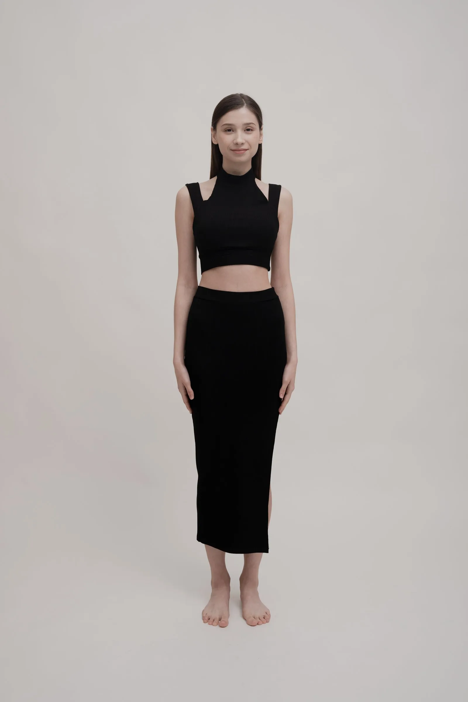 APERA Midi Skirt in Black