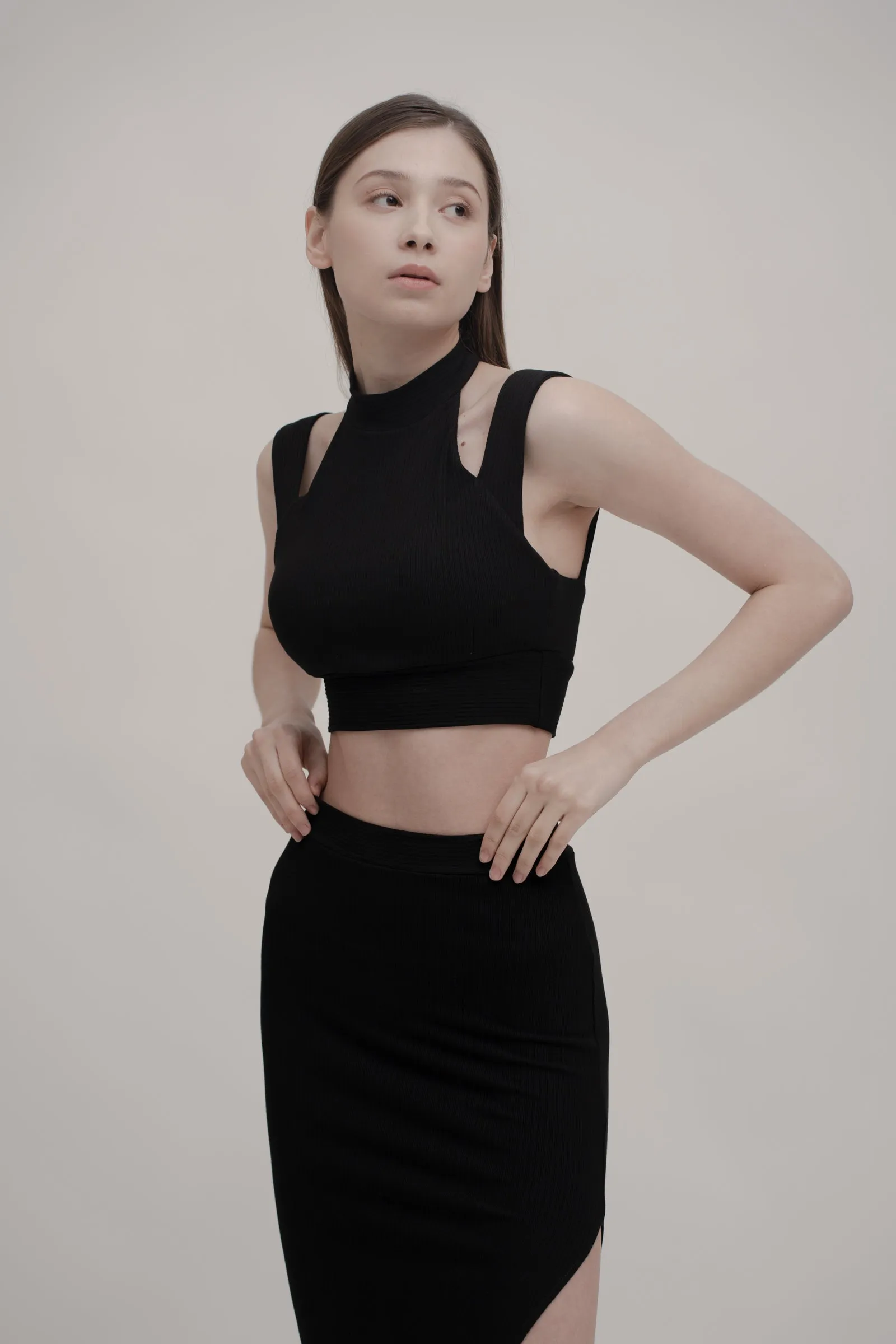 APERA Midi Skirt in Black