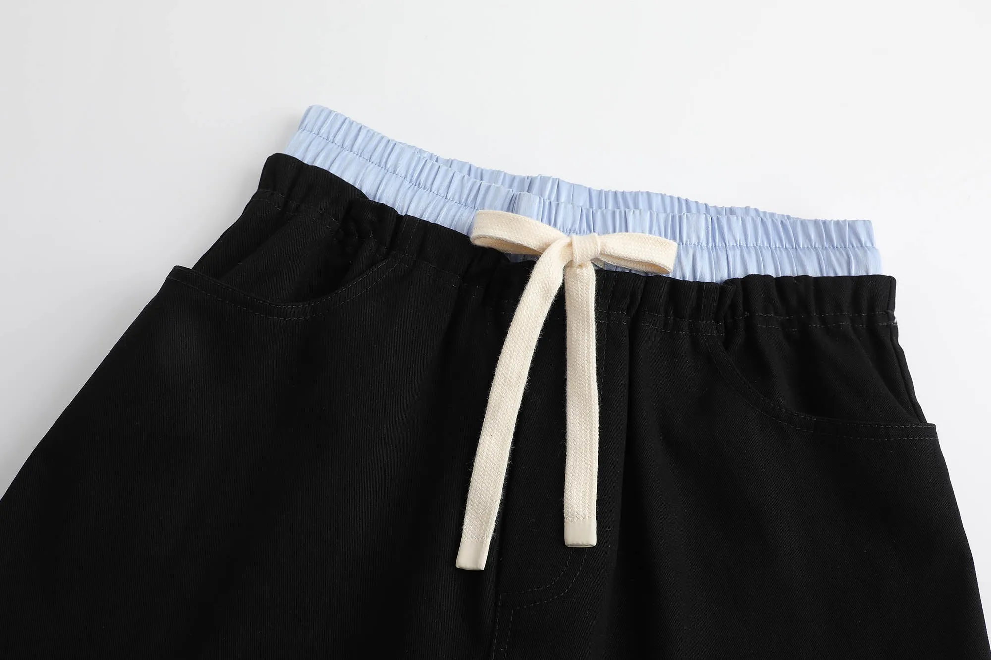 Paperbag-Waist Cargo Trousers in Black