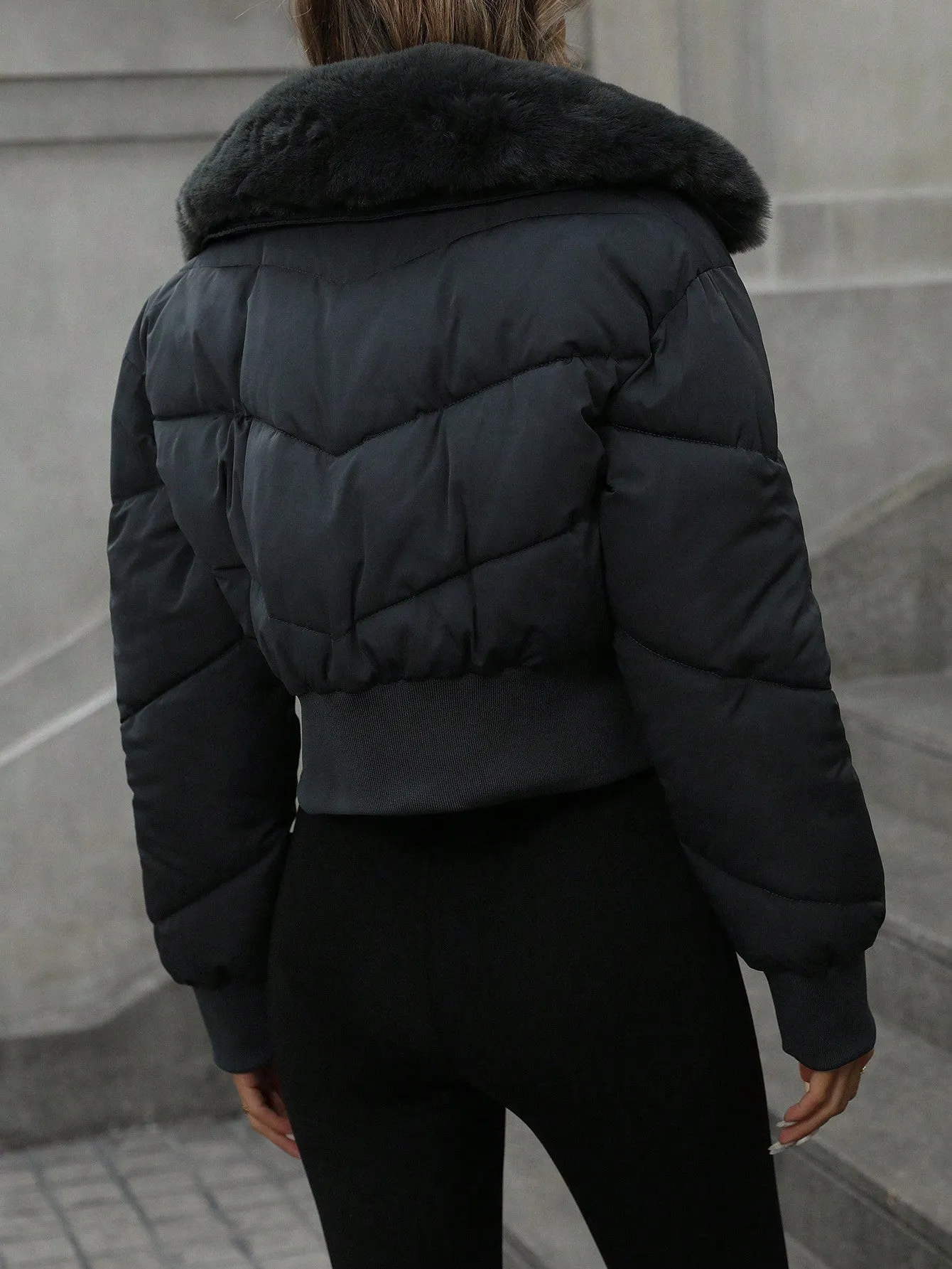 Urban Fashion Cropped Bomber Jacket with Cinched Waist & Fluffy Collar
