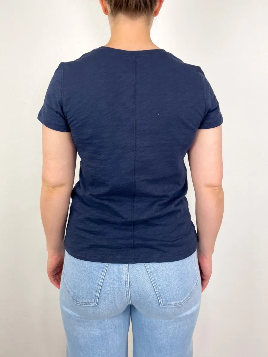 V-Neck Short Sleeve Back Seam Tee in Navy